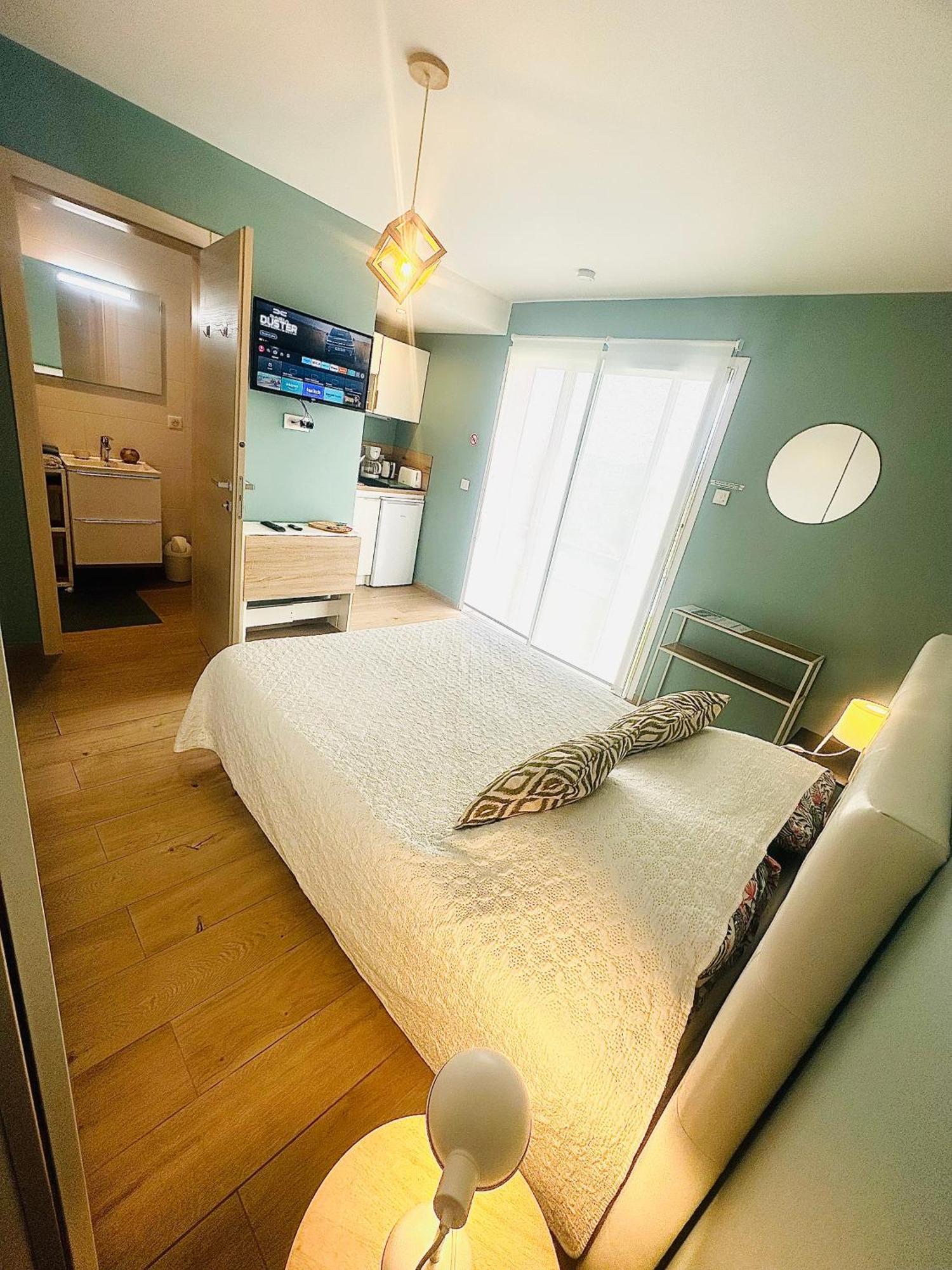 Twenty Rent Hotel Cagnes-sur-Mer Szoba fotó